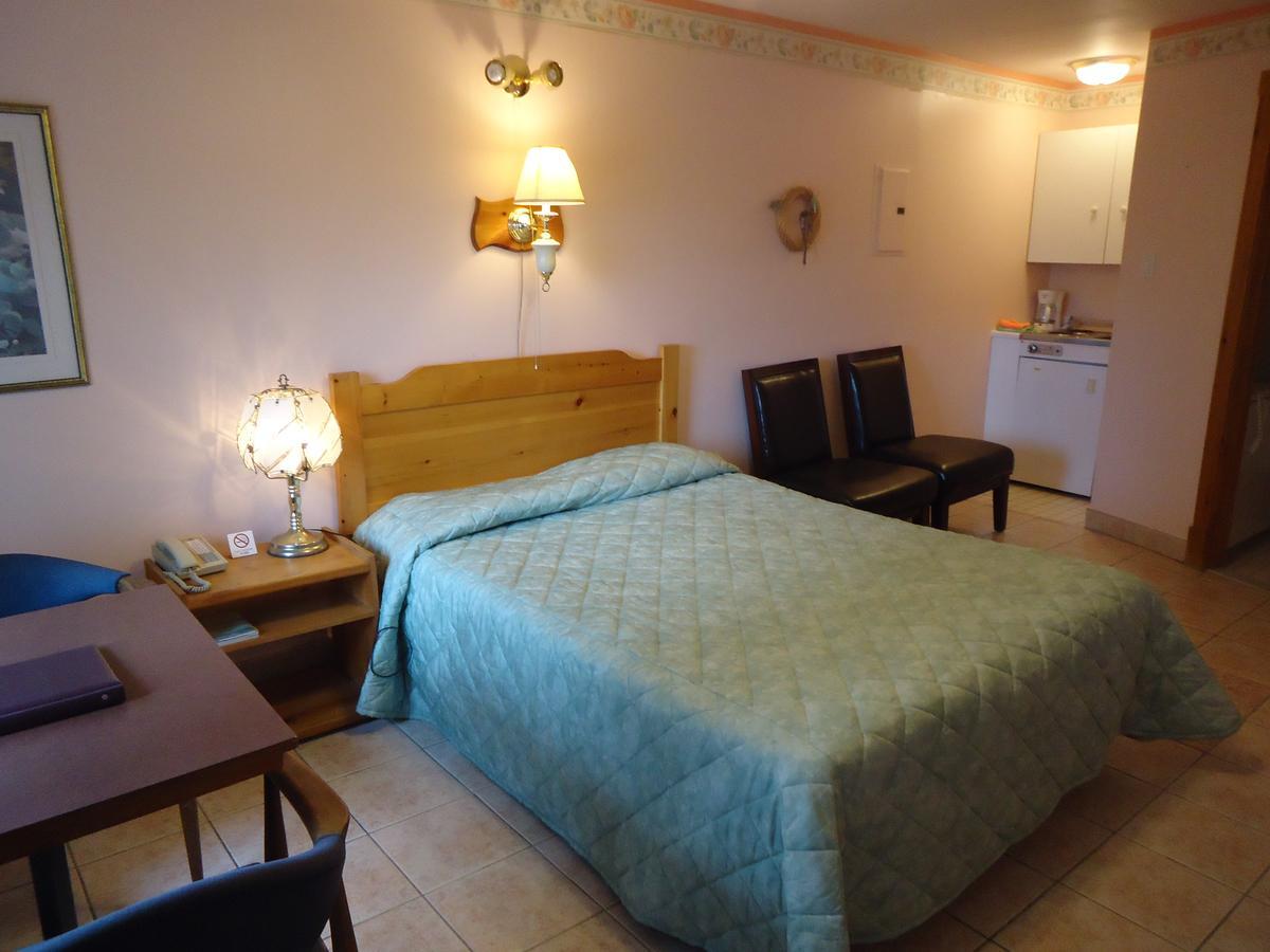 Motel Cote รีวีแยร์-ดู-ลู ภายนอก รูปภาพ